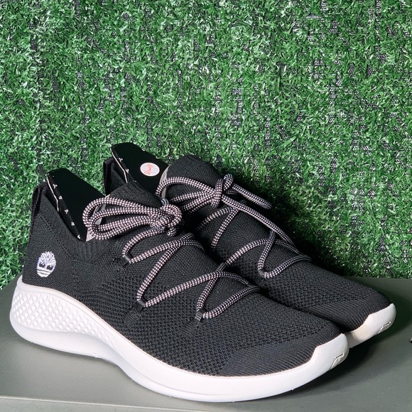 timberland flyroam black